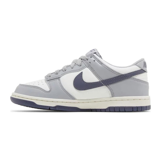 Nike Dunk Low (GS), Platinum Tint Light Carbon hover image