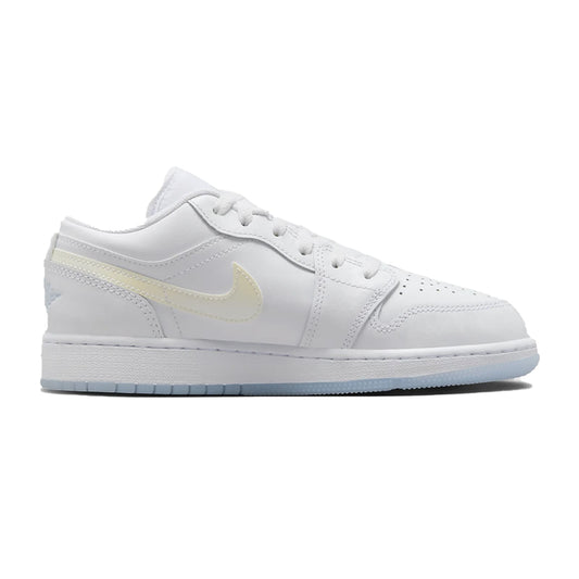 Air Jordan 1 Low (GS), SE Glitter Swoosh hover image