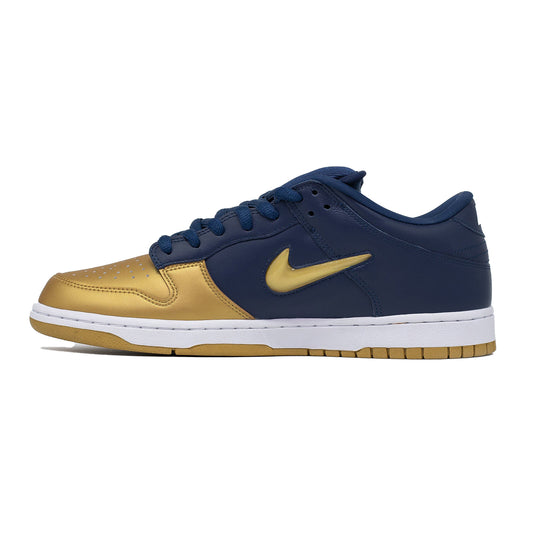 Nike SB Dunk Low, Supreme QS Metallic Gold hover image