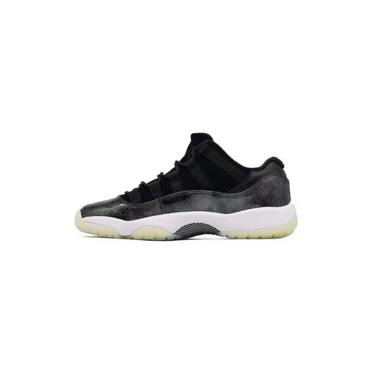 Air Jordan 11 Low (PS), 72-10 hover image