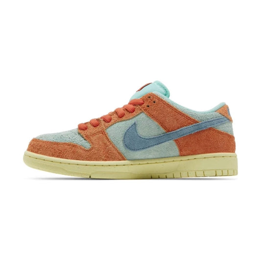 Nike SB Dunk Low, Noise Aqua hover image