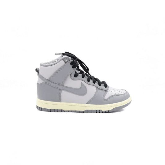 Women's Nike exclusive Dunk High, Aged Grey