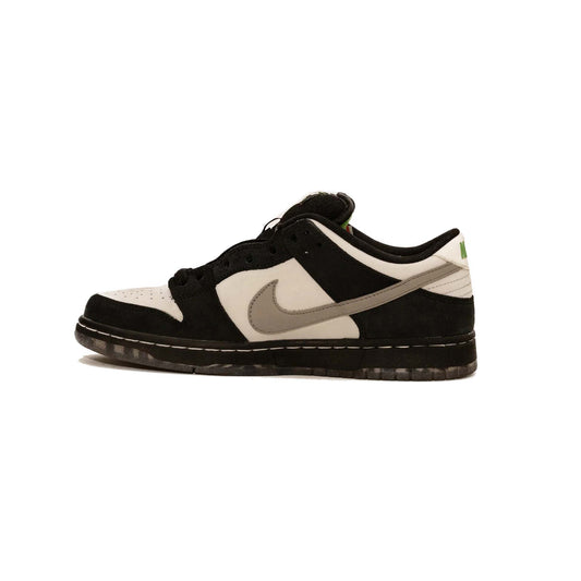 Nike SB Dunk Low, Panda Pigeon (Special Box) hover image