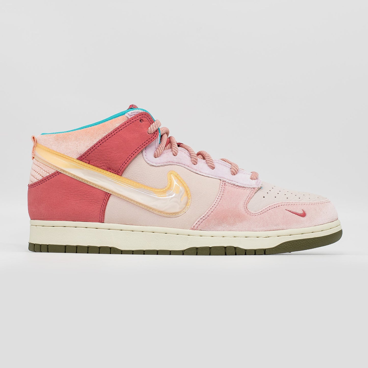 Nike Dunk Mid, Social Status Strawberry Milk