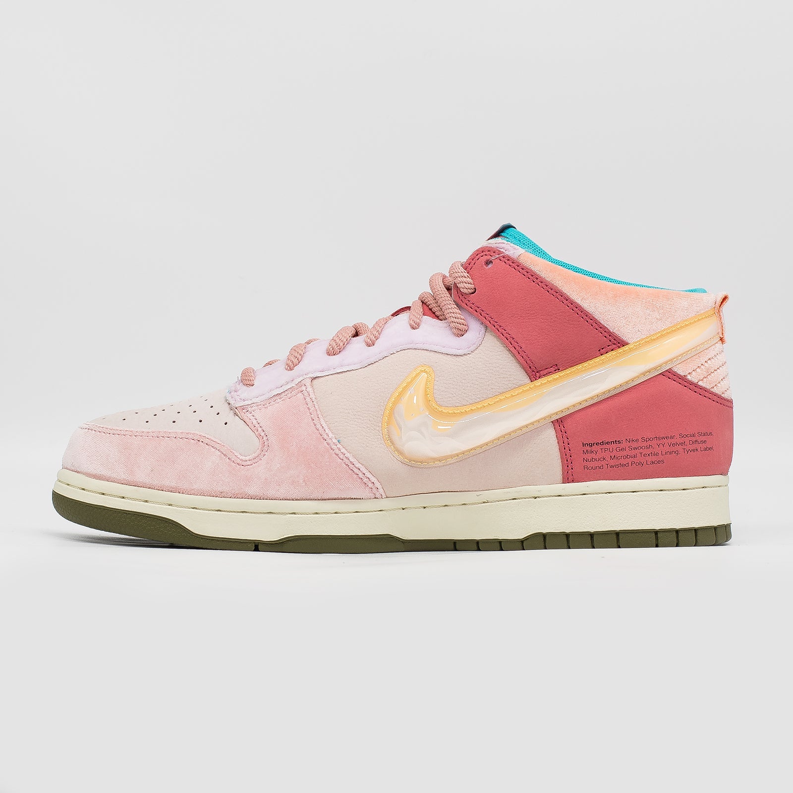 Nike Dunk Mid, Social Status Strawberry Milk