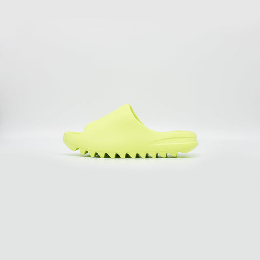 Yeezy Slides (Kids), Glow Green 2022 hover image